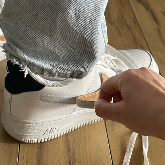 Nike Air Force 1 removable swoosh ‘07 LV8 - Picture 3 of 6